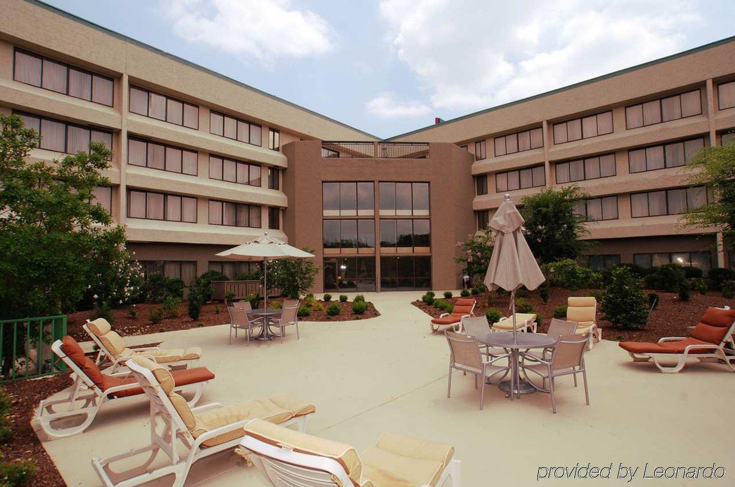 Doubletree By Hilton Фейетвилл Экстерьер фото