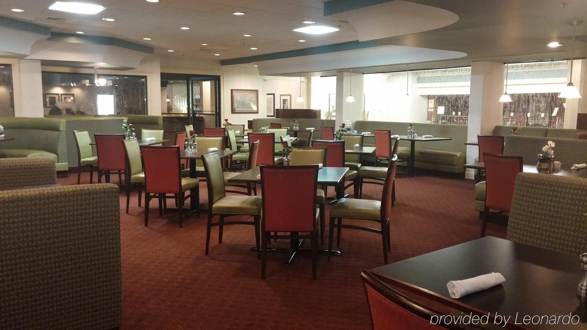 Doubletree By Hilton Фейетвилл Экстерьер фото