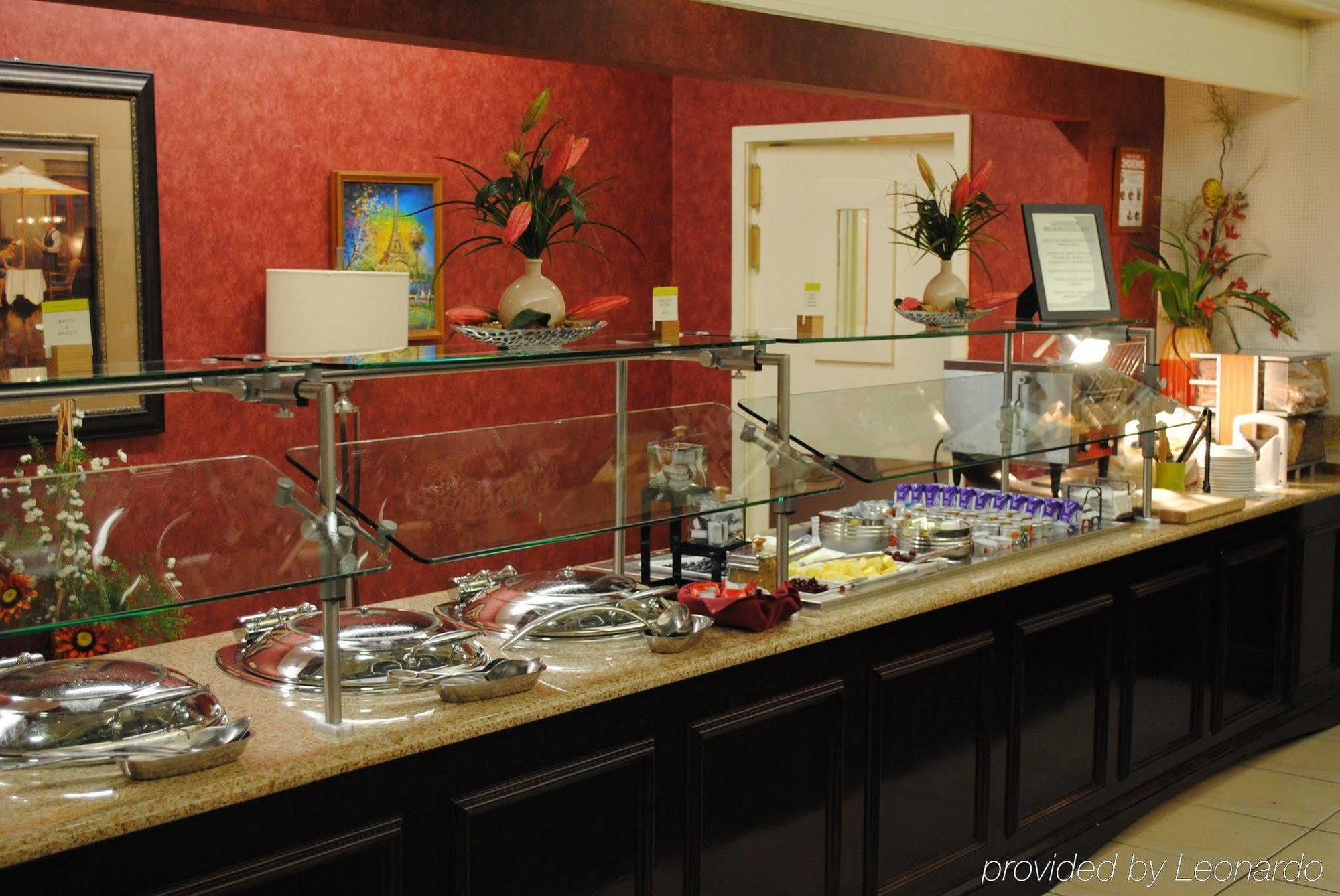 Doubletree By Hilton Фейетвилл Экстерьер фото